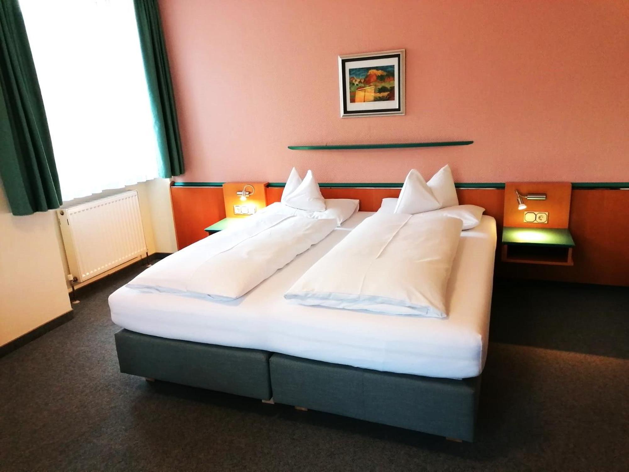 Hotel Marko Нёч Экстерьер фото